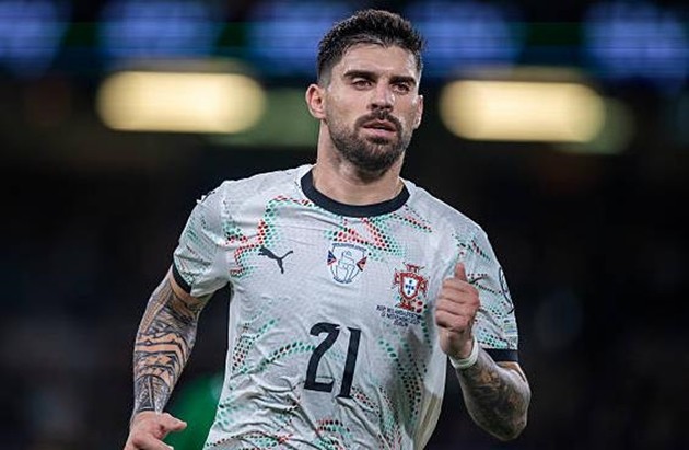 Ruben Neves nằm trong tầm ngắm của Manchester United.