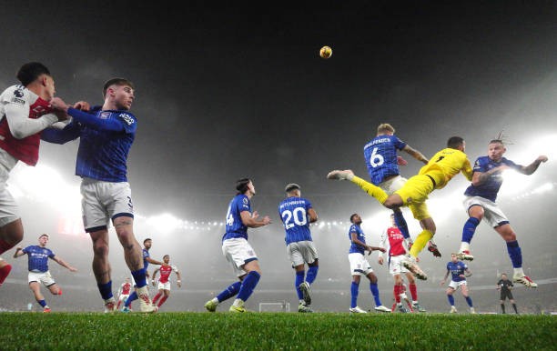 Bóng chết đang là trào lưu của Ngoại Hạng Anh. 