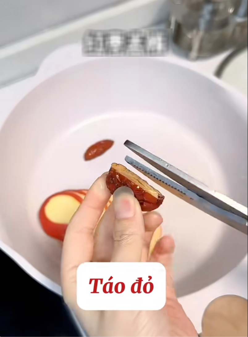 Với phụ nữ Trung Quốc, các loại nước nấu từ táo hay lê vốn được xem như bí quyết thanh lọc cơ thể