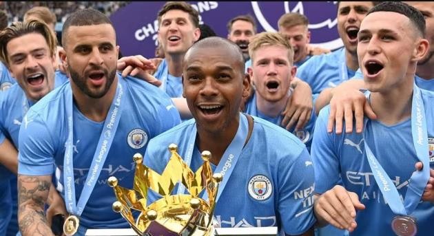 Fernandinho giải nghệ khi không còn động lực thi đấu.