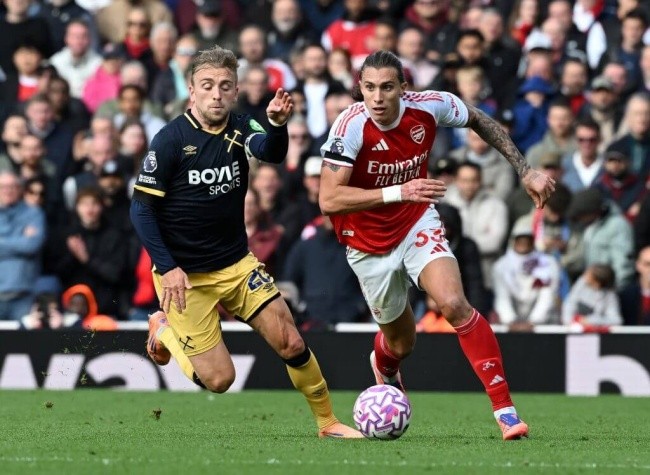 Riccardo Calafiori chơi hay ở vị trí hậu vệ trái.