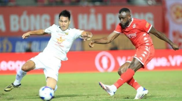 Tagueu giúp hàng công của Hải Phòng trở nên lợi hại.