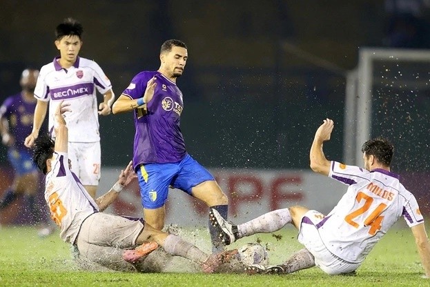 Hoàng Hên đã đủ điều kiện để chơi cho tuyển Việt Nam.