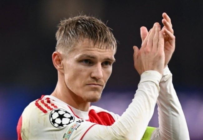 Odegaard chuẩn bị tái xuất ở Arsenal.