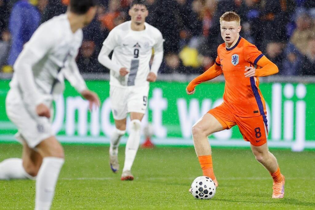 Smit là mẫu tiền vệ đa năng điển hình của bóng đá Hà Lan.