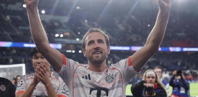 Barca dành sự quan tâm đặc biệt cho Kane.