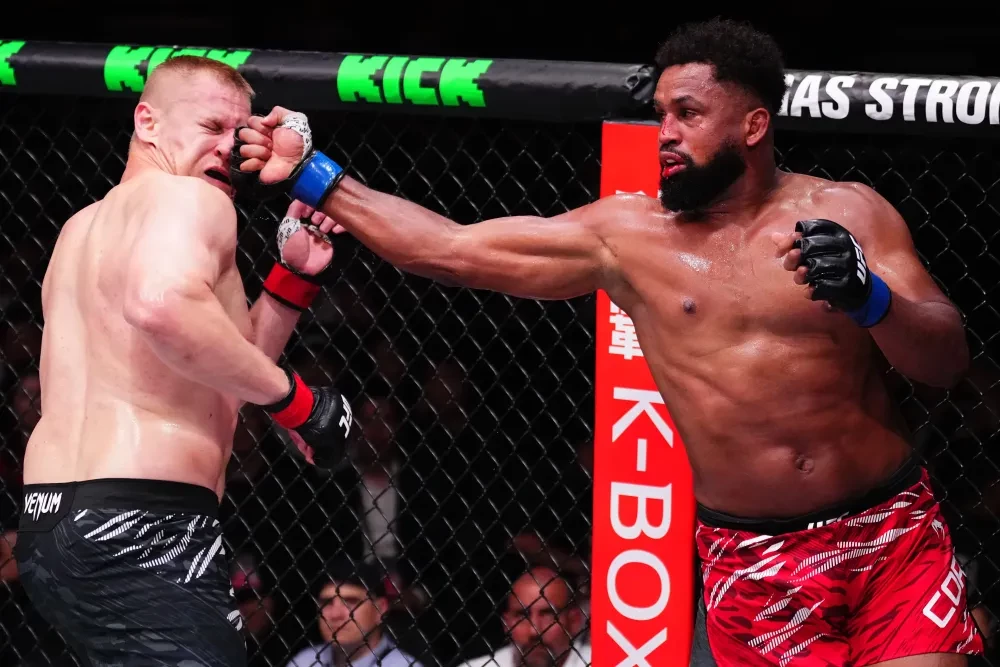 Waldo Cortes-Acosta trong một trận đấu tại UFC