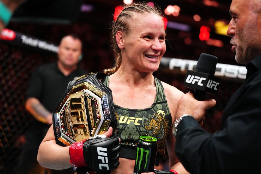 Valentina Shevchenko đối đầu Trương Vĩ Lệ tại UFC 322