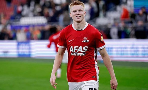 Sao trẻ Kees Smit lọt tầm ngắm Newcastle.