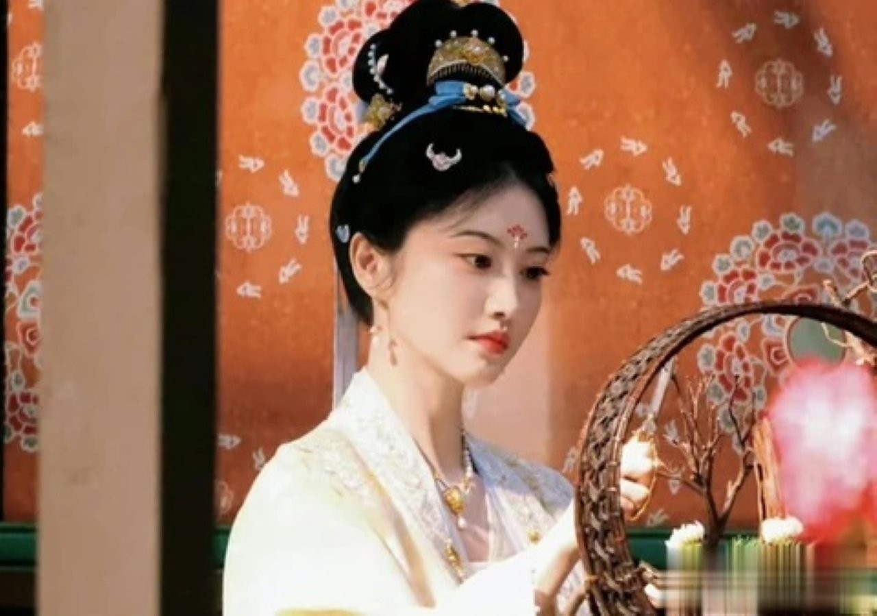 Người sinh vào thời điểm tháng 2 Âm lịch là người có số được hưởng phú quý, tuy nhiên, họ không giàu có ngay từ khi còn trẻ. (Ảnh minh họa)