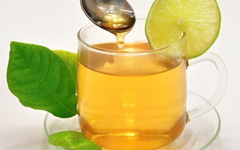 Chanh + mật ong + nước ấm – Tăng đề kháng, giảm cảm giác thèm ăn

