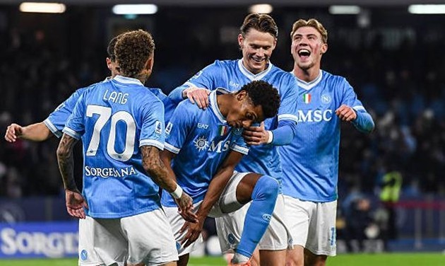 David Neres tỏa sáng trong trận đấu với Atalanta.