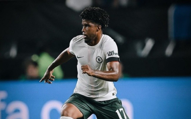 Santos ghi điểm mạnh.