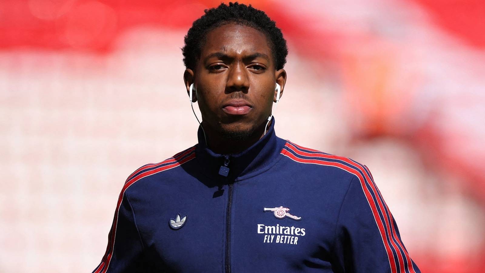 Pháo thủ không có ý định chia tay Lewis-Skelly.