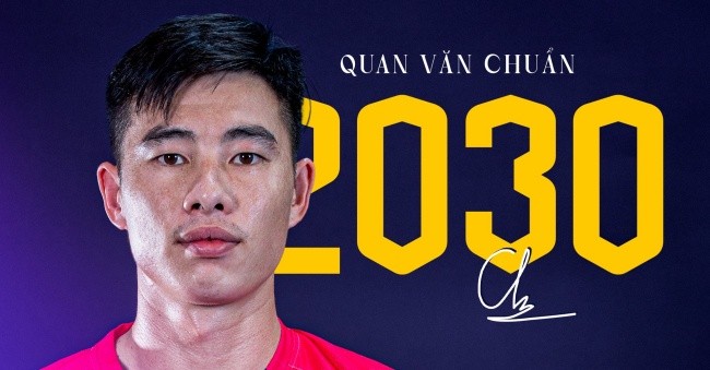 Văn Chuẩn ký hợp đồng mới với Hà Nội FC.