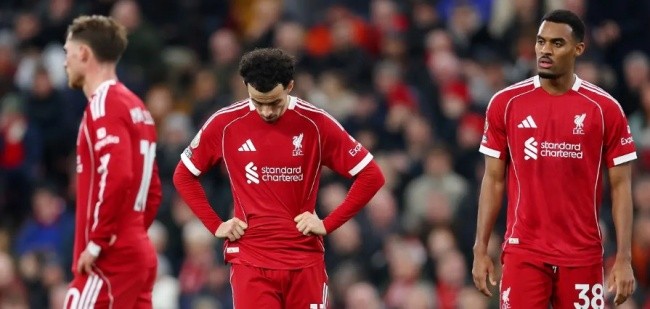 Liverpool thua sốc 0-3 trước Nottingham.