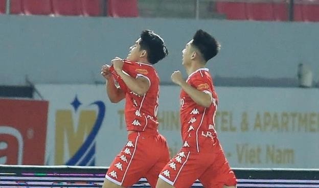 Niềm vui của Hải Phòng sau bàn mở tỷ số.