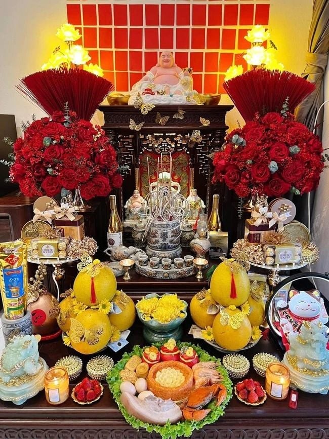 Tín ngưỡng thờ Thần Tài có những đặc thù riêng nên gia chủ thường thắp hương hàng ngày