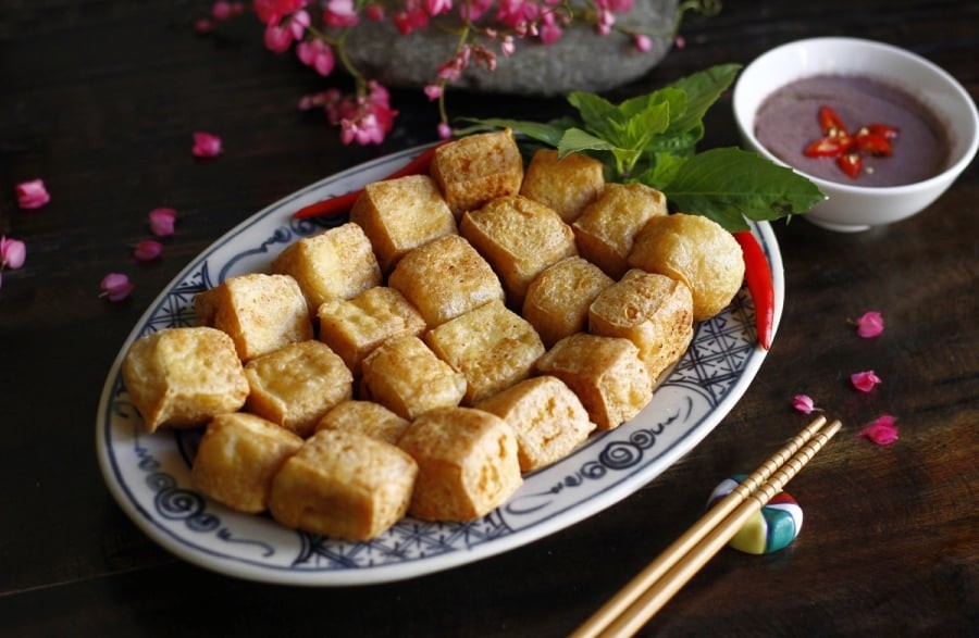 Rán đậu vàng giòn chỉ cần thêm 1 thứ vào chảo