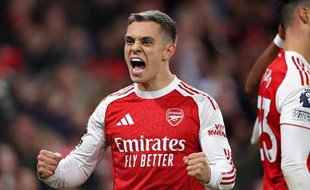 Leandro Trossard đã mang đến màn trình diễn mãn nhãn ở Derby Bắc London.