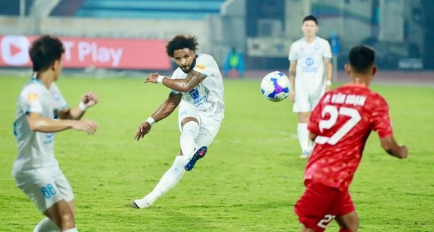 Xuân Son chơi tốt trong trận đấu với Long An.