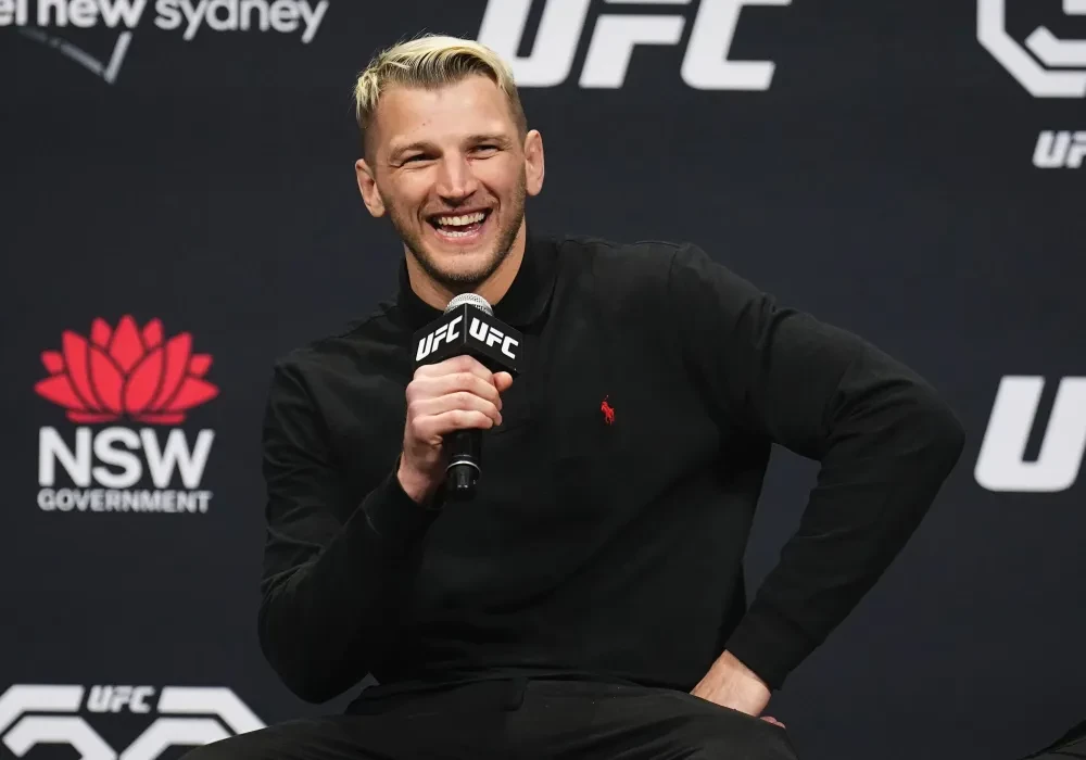 Dan Hooker tại buổi cân thử sự kiện UFC 293