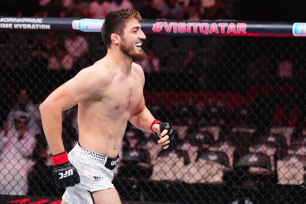 Abdul-Rakhman Yakhyaev ăn mừng chiến thắng