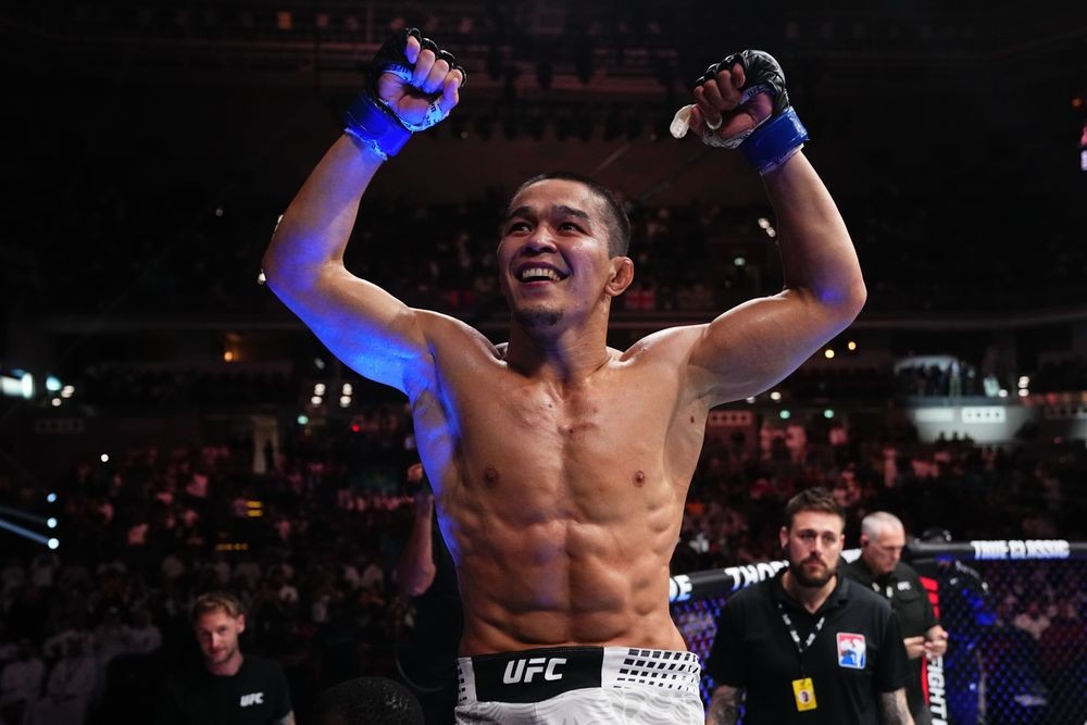 Asu Almabayev ăn mừng chiến thắng tại UFC Fight Night: Perez v Almabayev