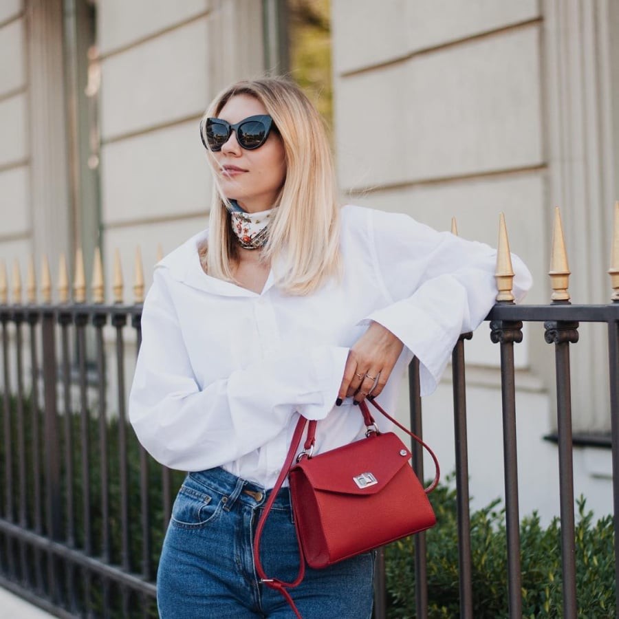 Nếu bạn có dáng người đầy đặn, hãy hạn chế những chiếc túi tròn hoặc túi có phom mềm dễ bị thõng xuống vì chúng có thể khiến cơ thể trông nặng nề hơn. 