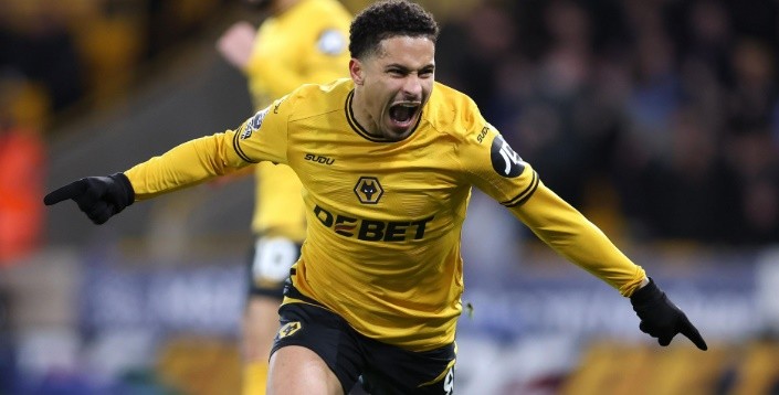 Gomes cân nhắc gia nhập MU.