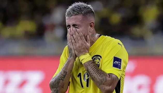 Malaysia điêu đứng vì bê bối gian lận nhập tịch.