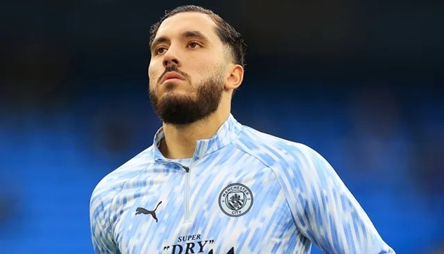 Rayan Cherki sẽ được trao cơ hội?