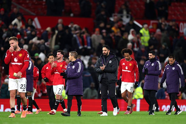 Man Utd thua sốc trước Everton. 