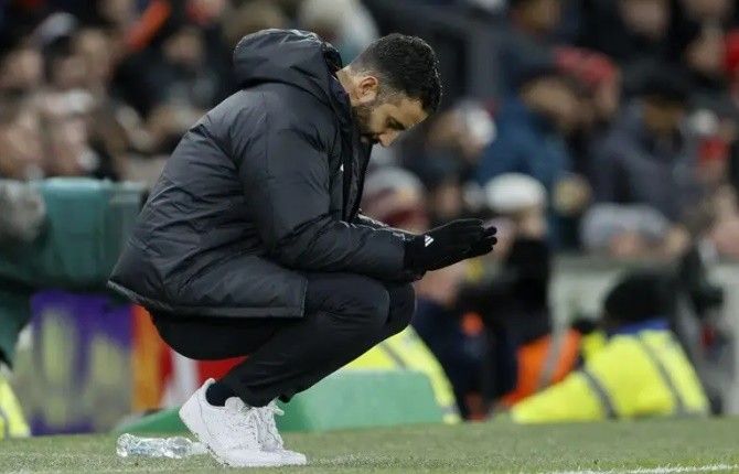 MU để thua dù chơi hơn người.