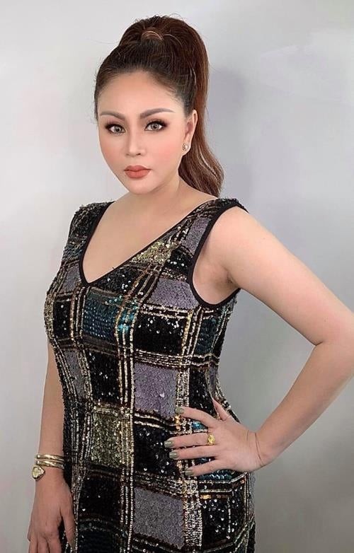 Cô đã chỉnh sửa nhan sắc khá nhiều.