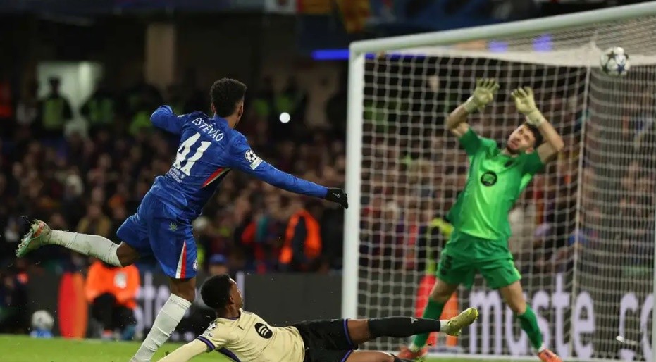 Estevao với màn trình diễn xuất sắc trước Barcelona.