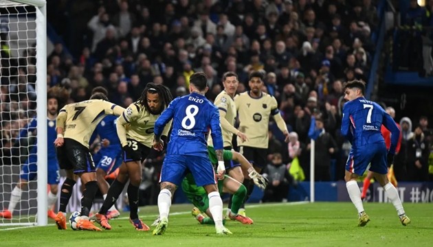 Barcelona bại trận tại London.