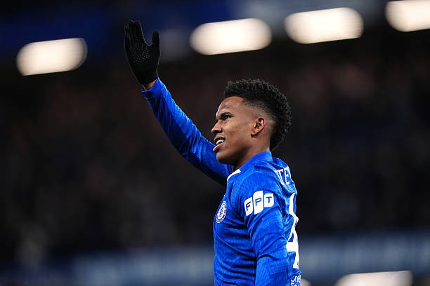 Estevao Willian có màn thể hiện ấn tượng trước Barcelona.