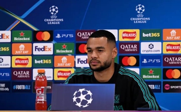 Cody Gakpo tiết lộ bầu không khí trong phòng thay đồ Liverpool.