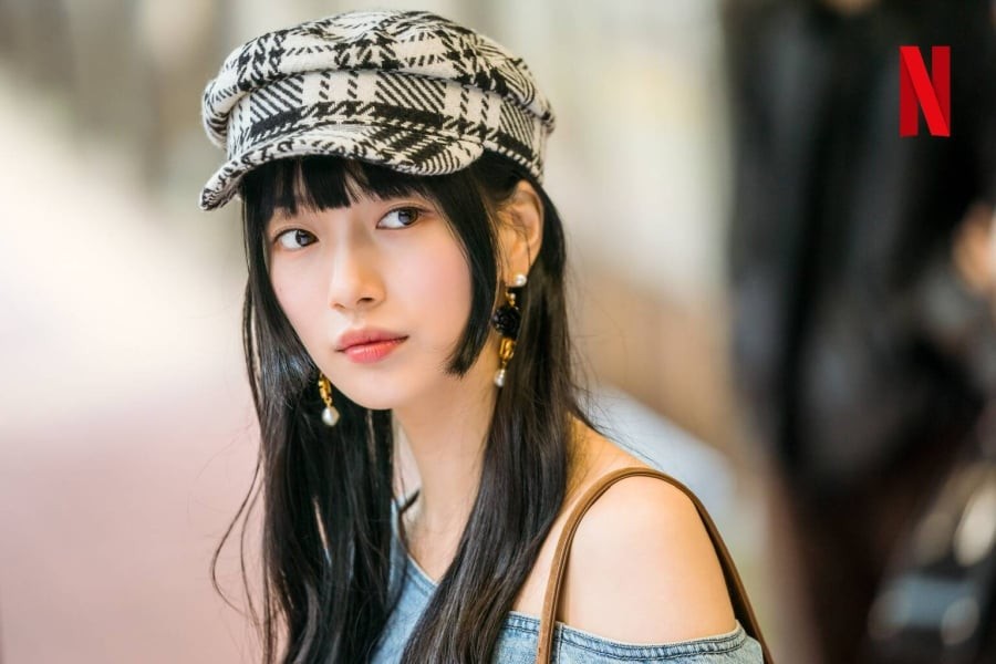 Một trong những bước được nhiều người đẹp áp dụng là kỹ thuật “4-2-4” nổi tiếng mà Suzy từng chia sẻ.