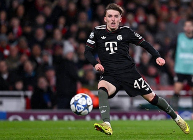 Karl ghi bàn duy nhất cho Bayern tại Emirates.