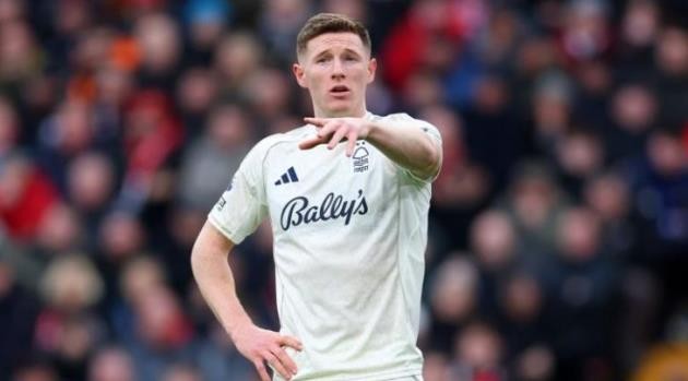 Man United thèm khát một tiền vệ toàn diện như Anderson.