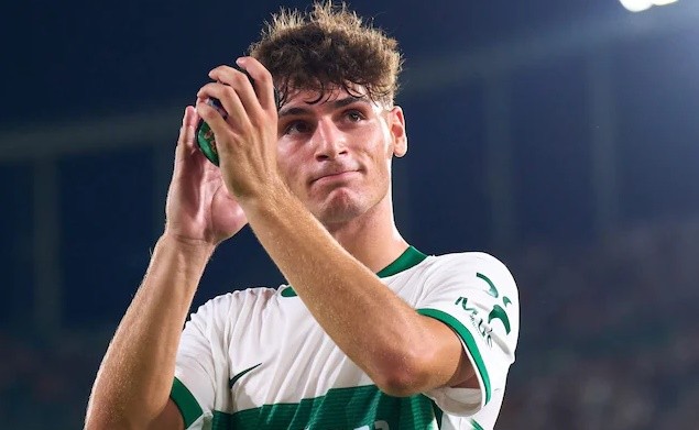 Mendoza đang được Arsenal nhắm đến.