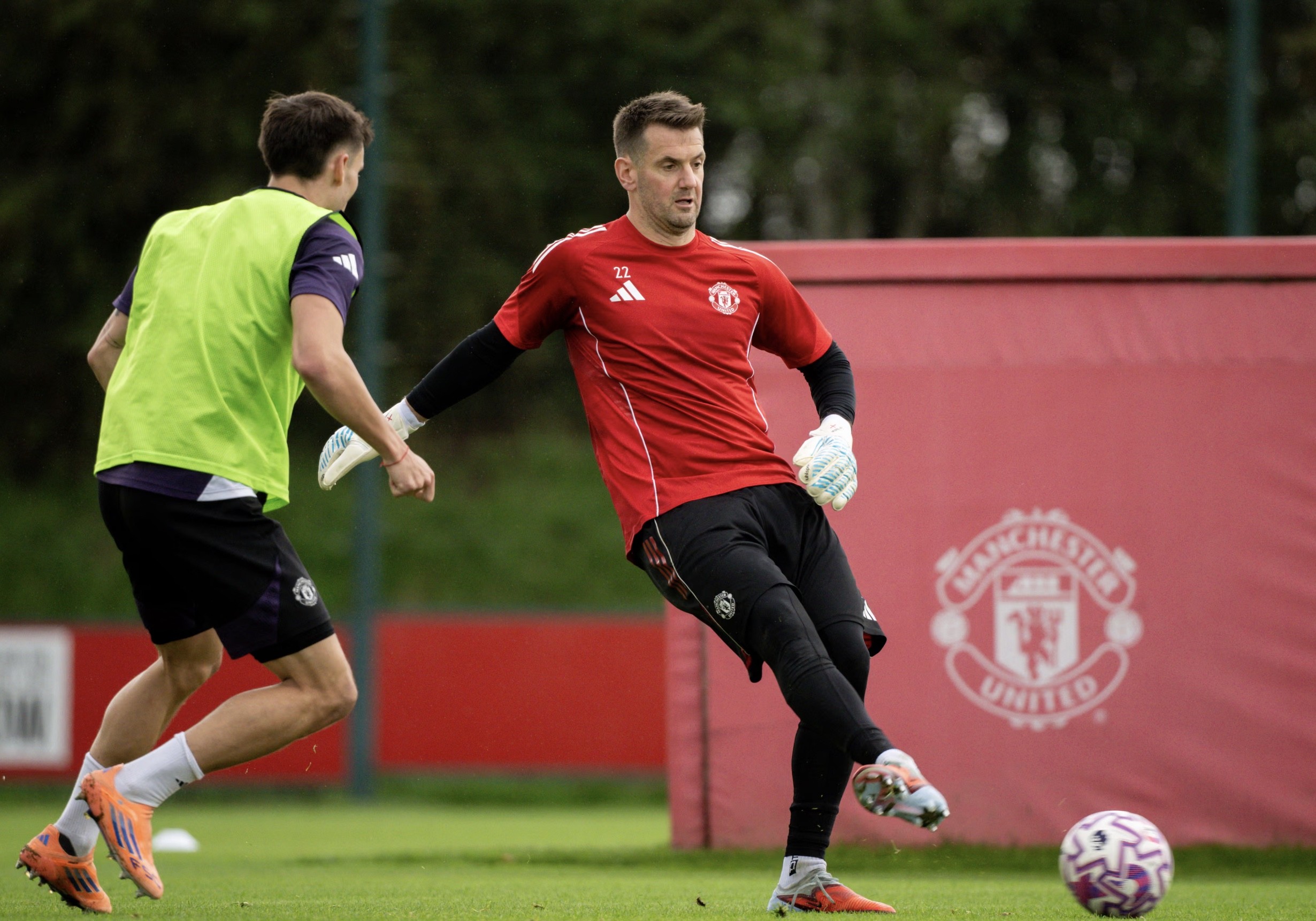 Thủ thành người Anh vẫn hi vọng được ra sân thi đấu