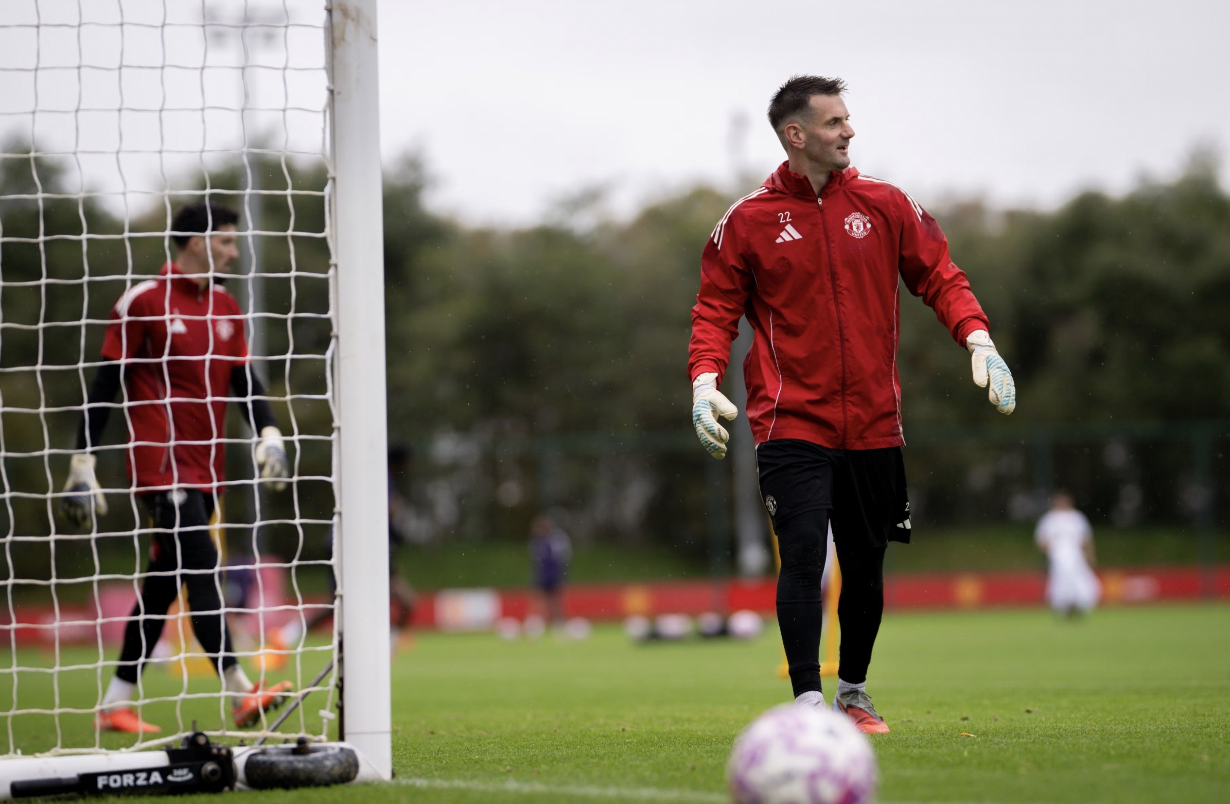 Thủ môn 39 tuổi đóng vai trò thủ lĩnh trong đội bóng của Amorim