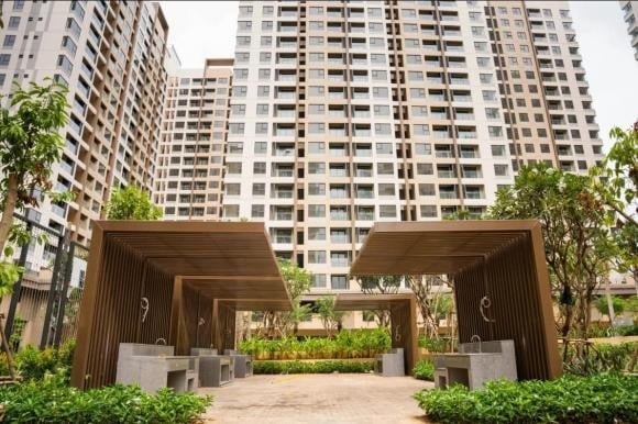 Trước đây, khi con còn học tiểu học, vợ chồng tôi phải dậy sớm, thay phiên nhau đưa đón vì thường xuyên gặp cảnh kẹt xe vào giờ cao điểm. 