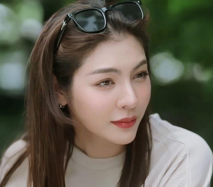 most-gorgeous-thai-actresses-imo-revised-v0-rhll73vcsbxd1