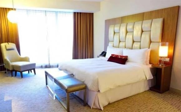 Xét về khoa học, kê đầu giường theo trục Bắc – Nam giúp cơ thể hòa hợp với từ trường Trái Đất.