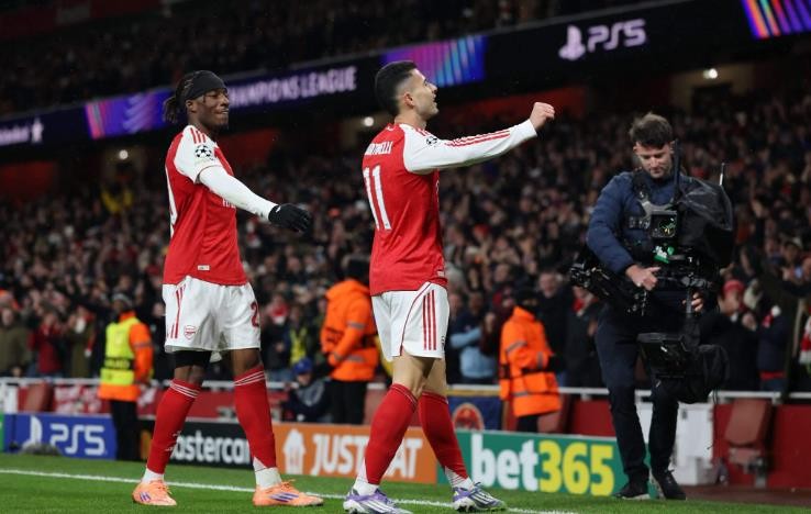 Madueke và Martinelli ghi bàn sau khi vào sân từ ghế dự bị.