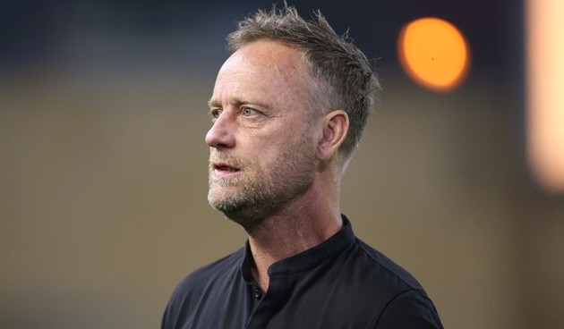 Thầy trò Alexandre Poling ngược dòng đánh bại Bắc Kinh Quốc An.